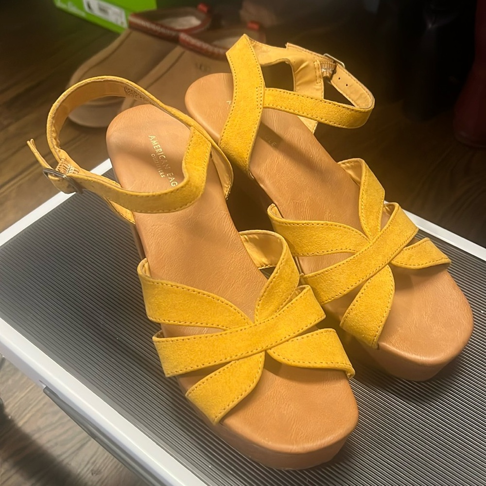 Mustard strappy heeled Sandal
